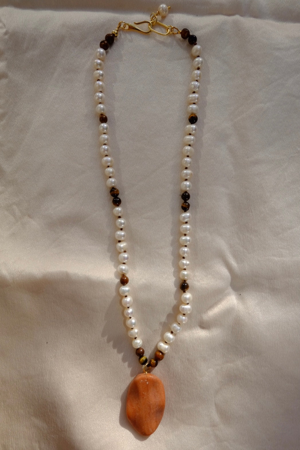 pearl necklace with center piece