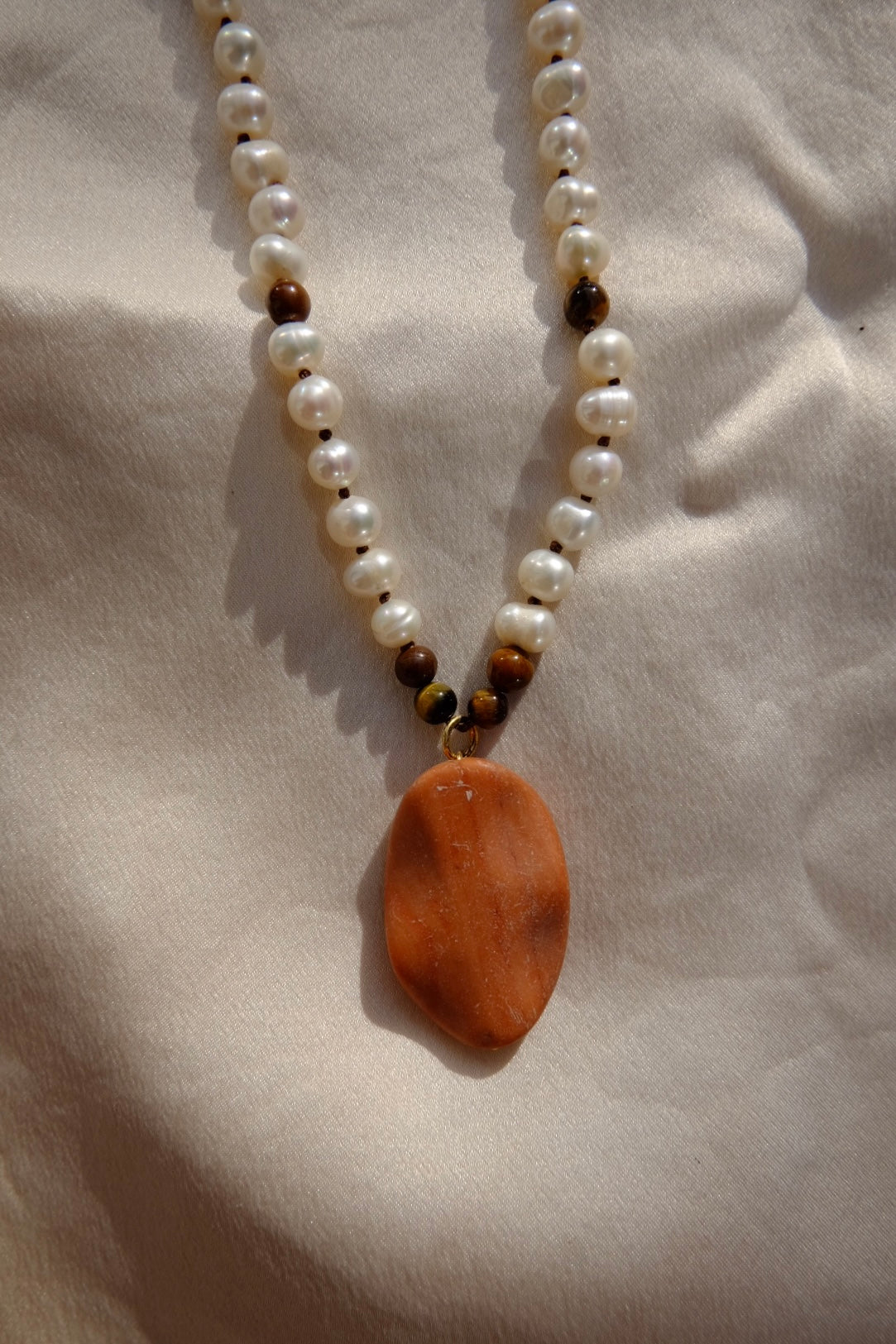 pearl necklace with center piece