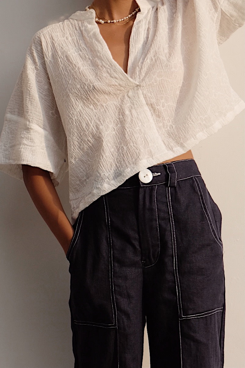 flower embroidery cropped blouse with open neck 