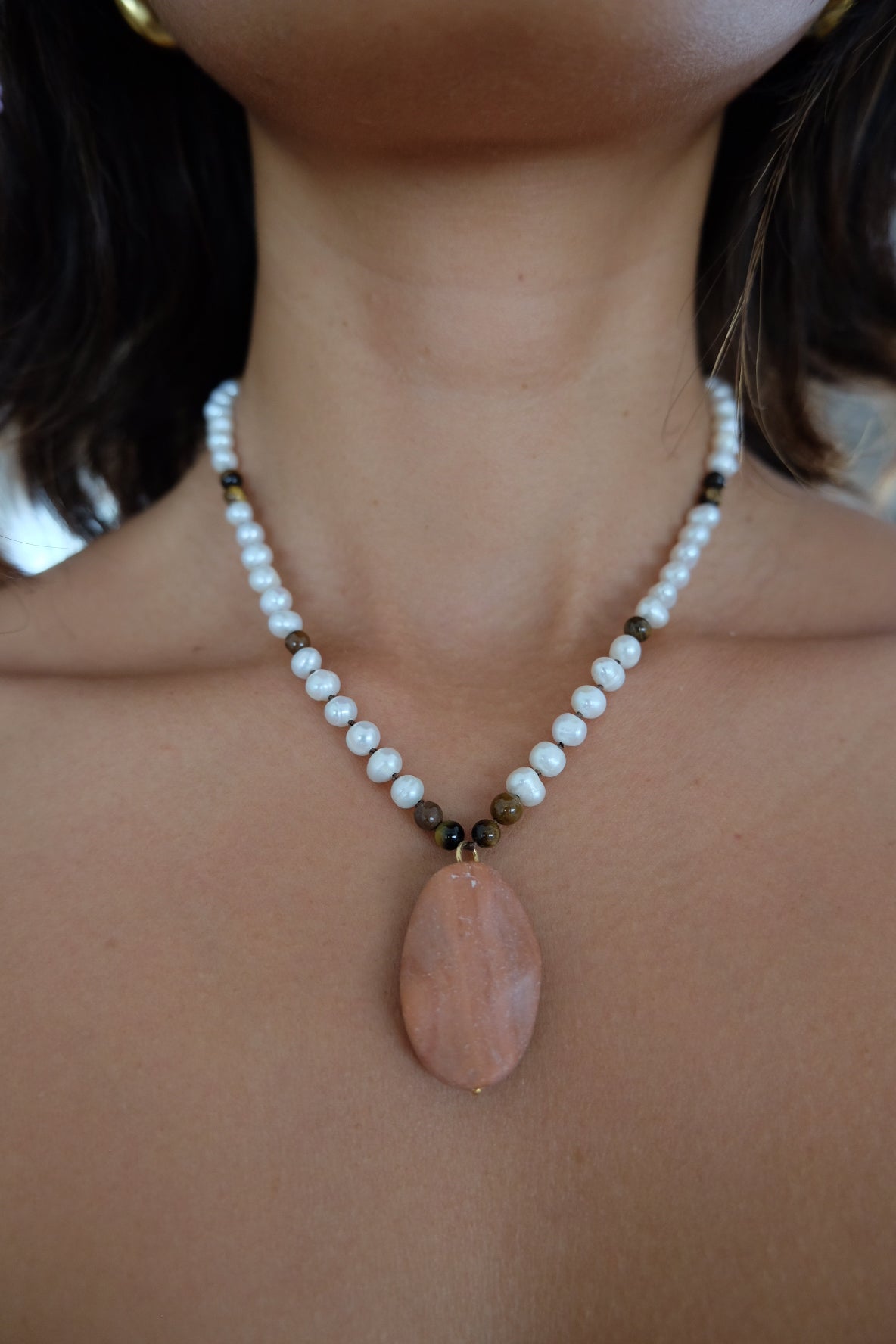 pearl necklace with center piece