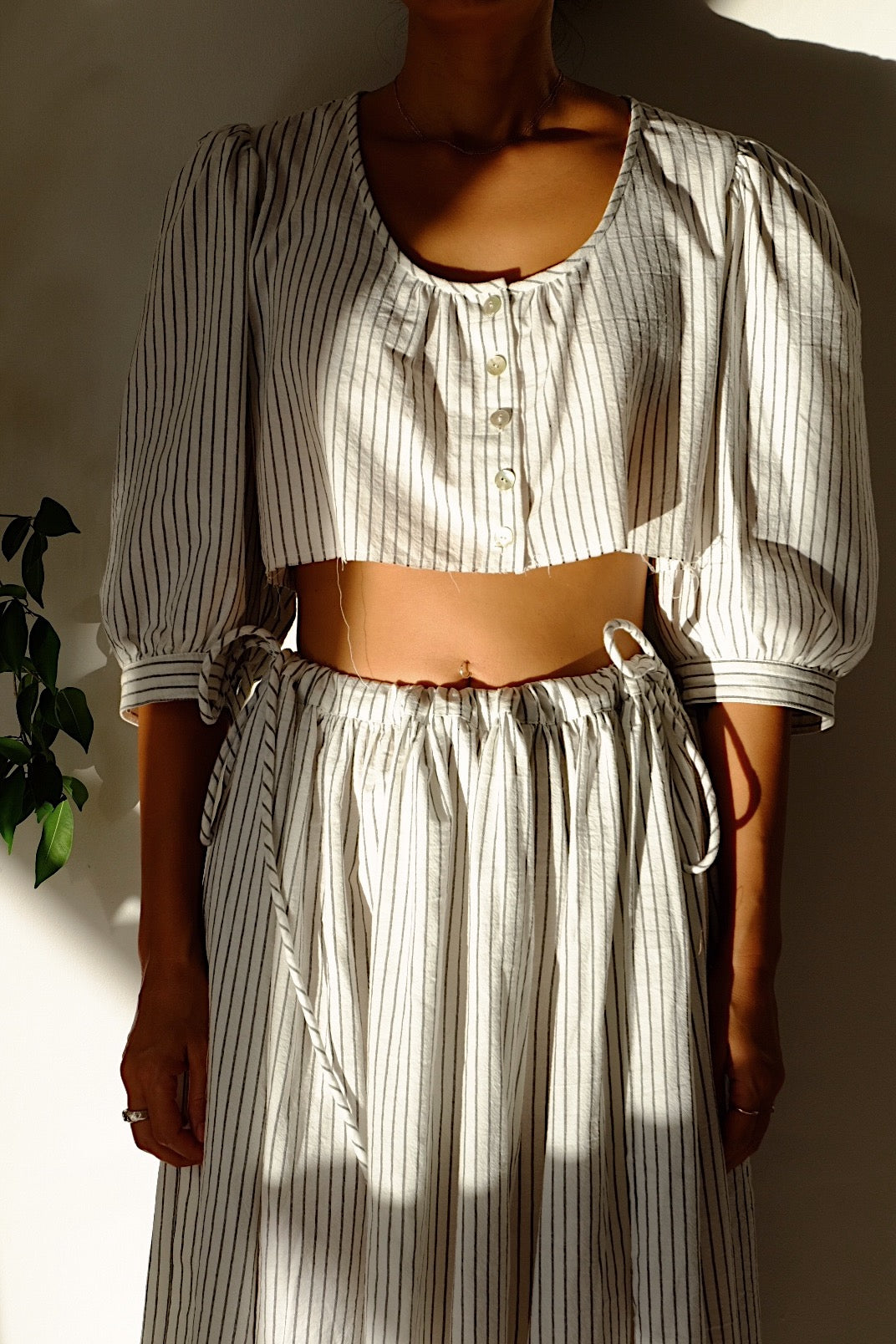 cotton stripe puff sleeve crop top with shell buttons